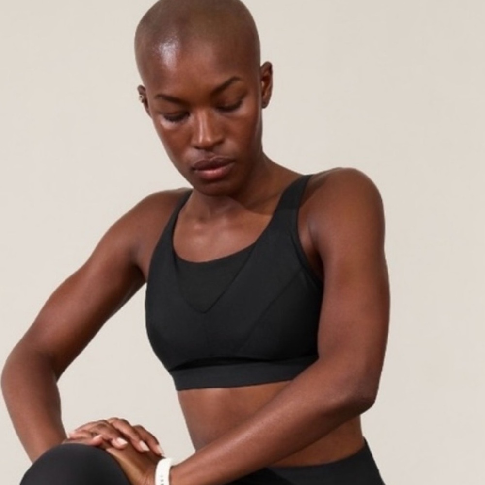 NWT Athleta Invincible Bra Size 36B